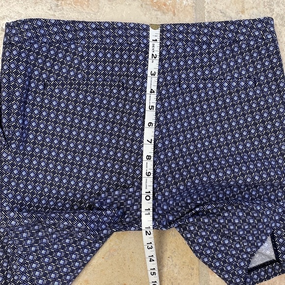 Mario Serrani blue diamond pattern Bermuda shorts Womens 12 Stretch comfort - Picture 5 of 6